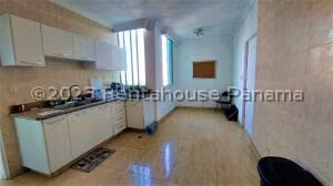 Venta de Apartamento con 330m2 en San Francisco PH Emporium Tower 26-4526SR