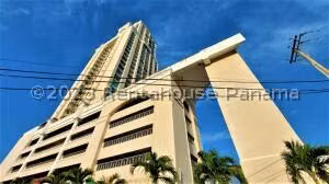 Venta de Apartamento con 330m2 en San Francisco PH Emporium Tower 26-4526SR