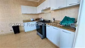 Venta de Apartamento con 330m2 en San Francisco PH Emporium Tower 26-4526SR