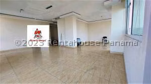 Venta de Apartamento con 330m2 en San Francisco PH Emporium Tower 26-4526SR