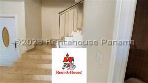 Venta de Apartamento con 330m2 en San Francisco PH Emporium Tower 26-4526SR