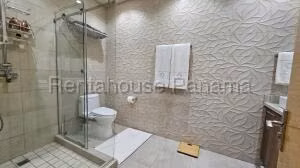 Venta de Apartamento con 310m2 en Maria Chiquita PH Playa Escondida 26-4532SR