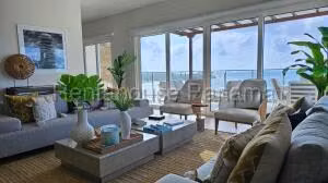 Venta de Apartamento con 310m2 en Maria Chiquita PH Playa Escondida 26-4532SR