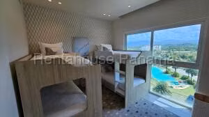 Venta de Apartamento con 310m2 en Maria Chiquita PH Playa Escondida 26-4532SR