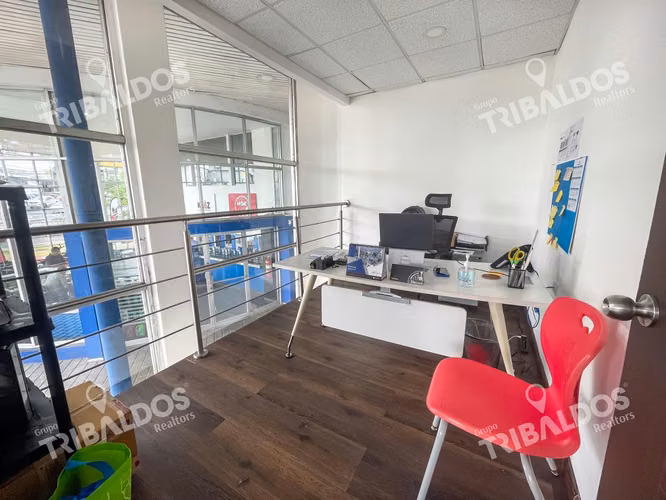 Alquiler de Local + Bodega comercial frente a Transístmica