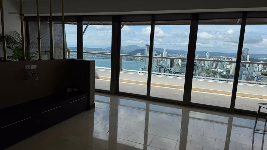 Venta o Alquiler Apartamento – PH TOC - Imagen 2