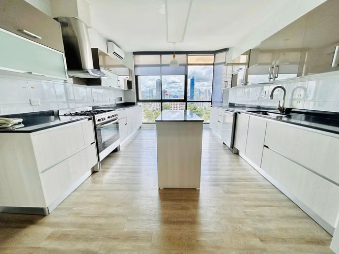 ALQUILER O VENTA DE APARTAMENTO EN AVENIDA BALBOA,CIUDAD DE PANAMÁ