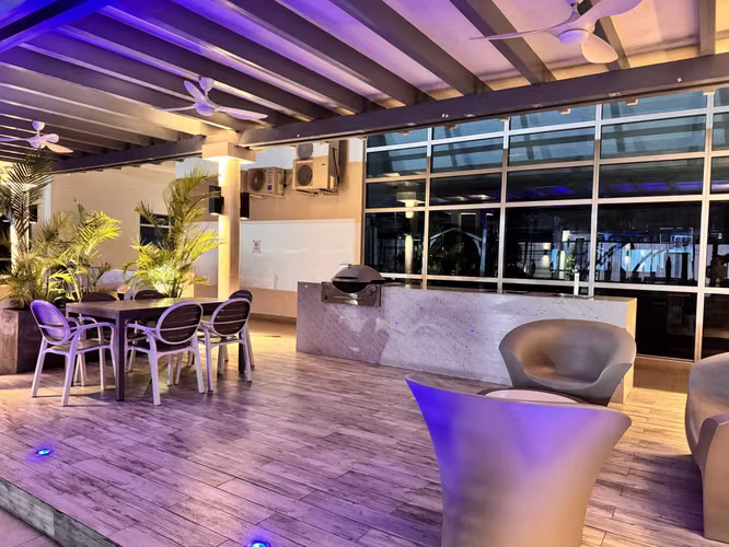 Alquiler de lujoso apartamento frente al mar Costa del Este