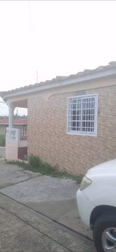 VENDO CASA EN VILLA LUCRE ESQUINA 175,000.00