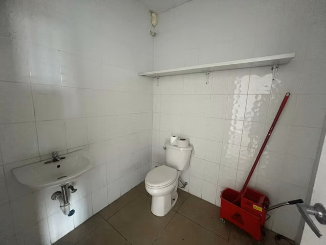 Se alquila Local Comercial en Brisas del Golf - Imagen 7