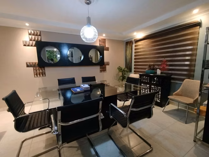 Casa Comercial en Venta en Parque Lefevre | 302 m² | Ideal Oficina o Inversión