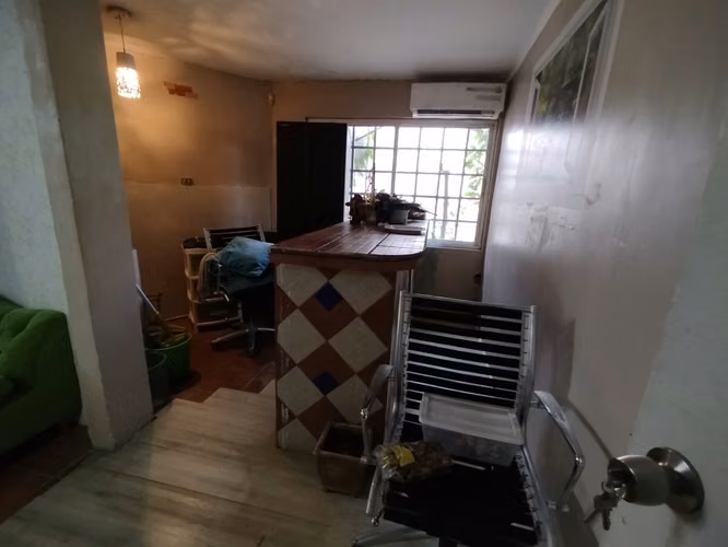 Casa Comercial en Venta en Parque Lefevre | 302 m² | Ideal Oficina o Inversión