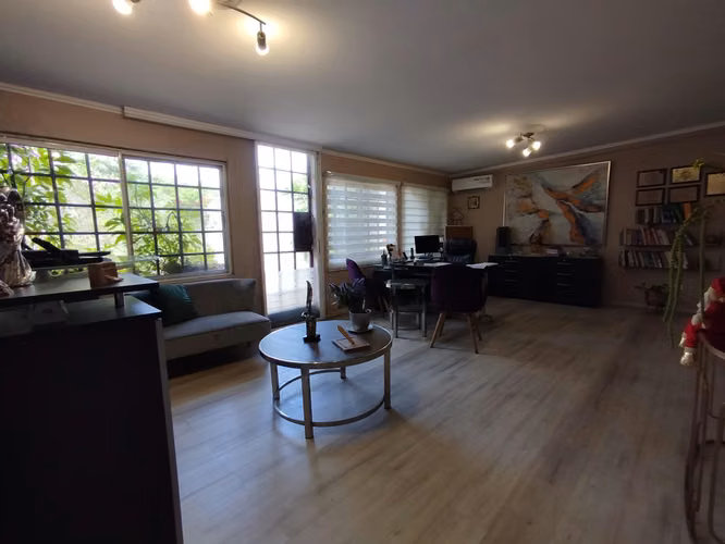 Casa Comercial en Venta en Parque Lefevre | 302 m² | Ideal Oficina o Inversión