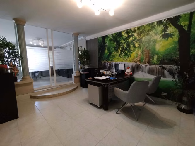 Casa Comercial en Venta en Parque Lefevre | 302 m² | Ideal Oficina o Inversión