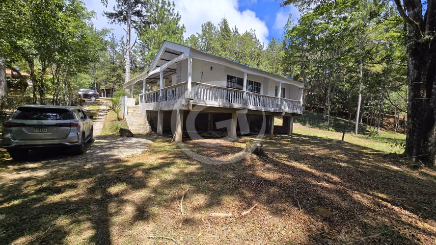 Venta Casa Cerro Azul con Club Privado