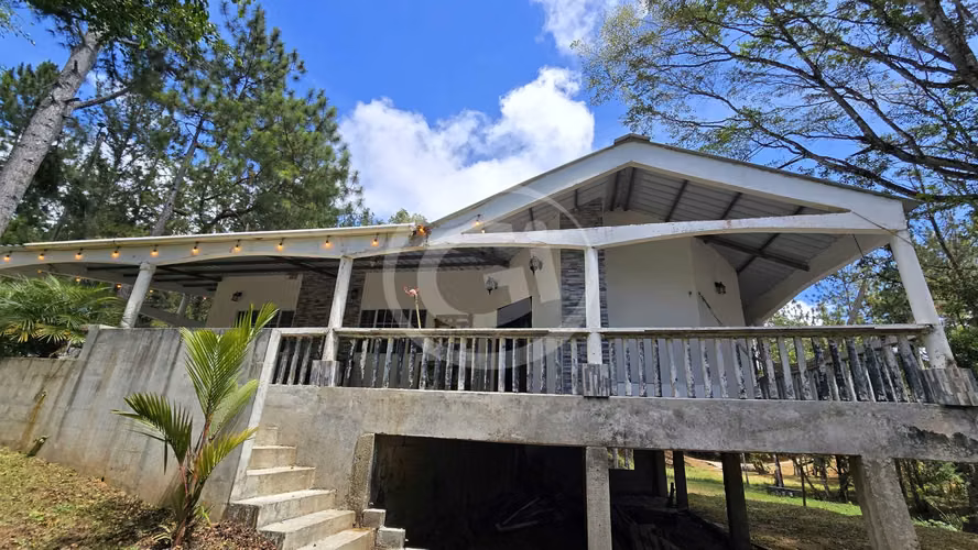 Venta Casa Cerro Azul con Club Privado