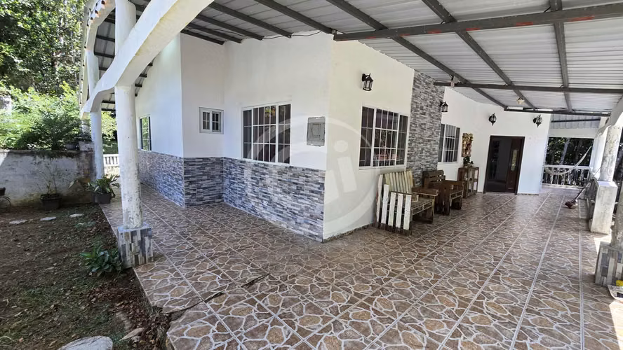 Venta Casa Cerro Azul con Club Privado