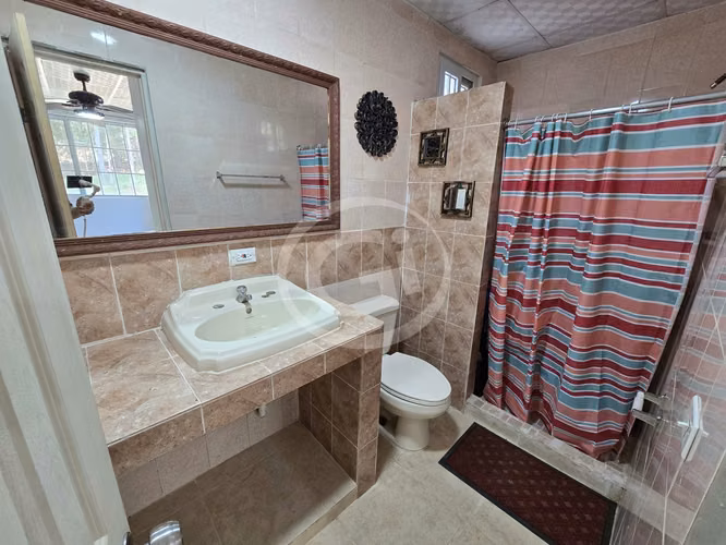 Venta Casa Cerro Azul con Club Privado