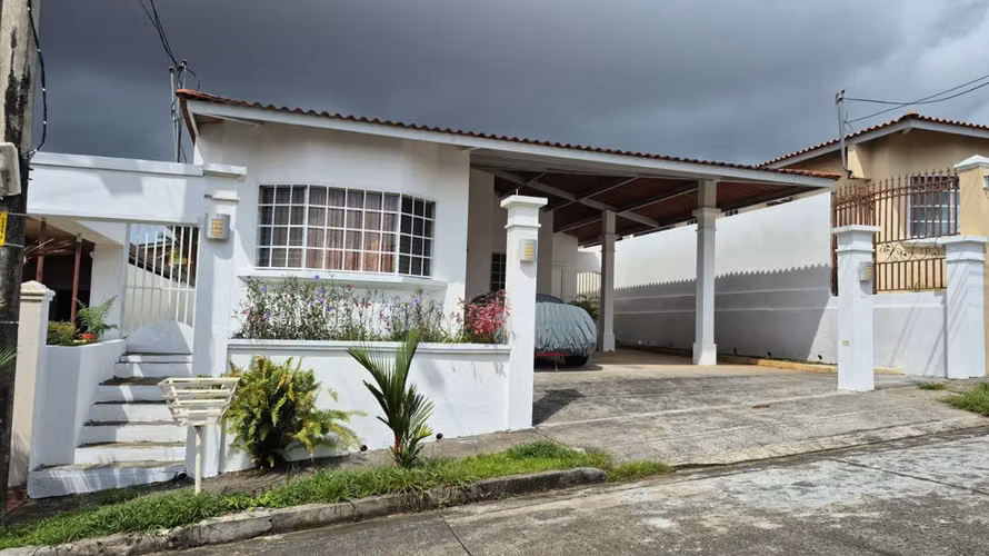 ALQUILER DE CASA EN SAN ANTONIO - INCLUYE LÍNEA BLANCA