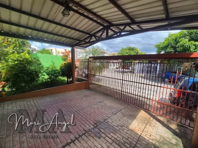VENTA DE CASA EN VILLA LUCRE