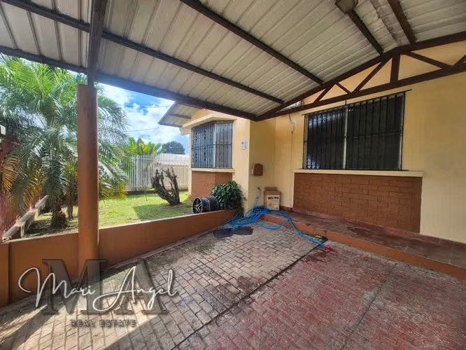 VENTA DE CASA EN VILLA LUCRE