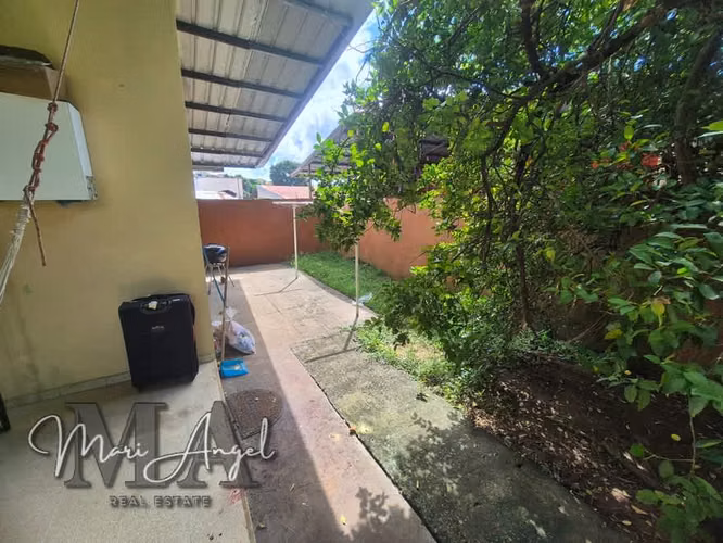 VENTA DE CASA EN VILLA LUCRE