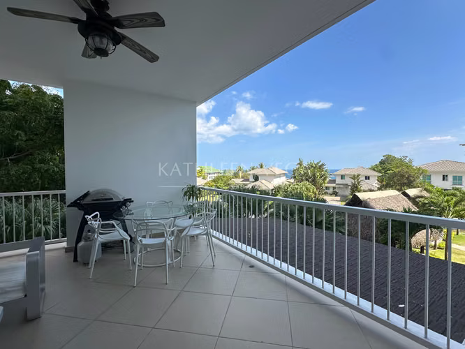 Apartamento Amoblado con vista parcial al mar en Torre Cocolí, Bijao Golf Resort - Imagen 1