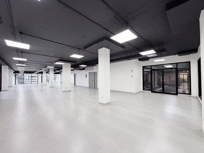 Se alquila oficina corporativa de 282.17 m² recién remodelada – Plaza Obarrio