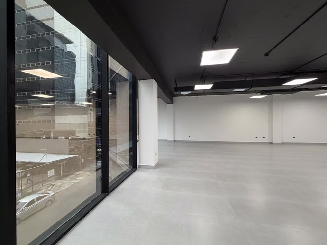 Se alquila oficina corporativa de 282.17 m² recién remodelada – Plaza Obarrio