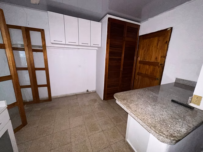 Vendo hermosa y amplia casa en el Bosque - Imagen 6