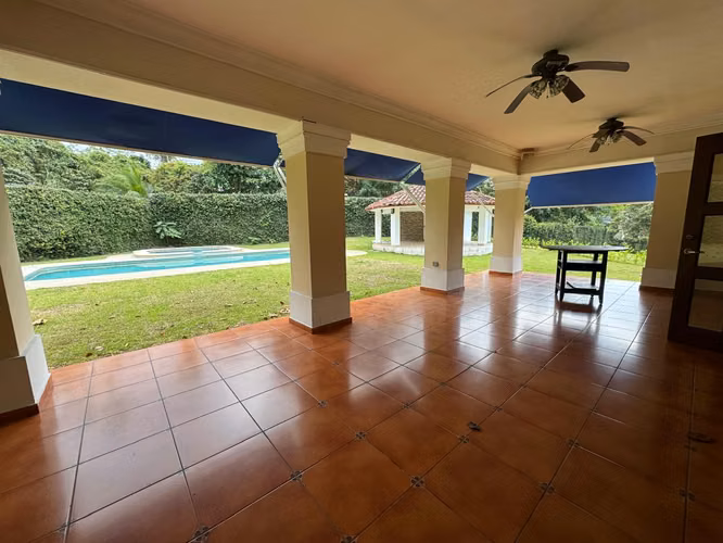 ALQUILER CASA CON PISCINA 4 RECAMARAS CERCA CLAYTON CAMINO DE CRUCES MLD