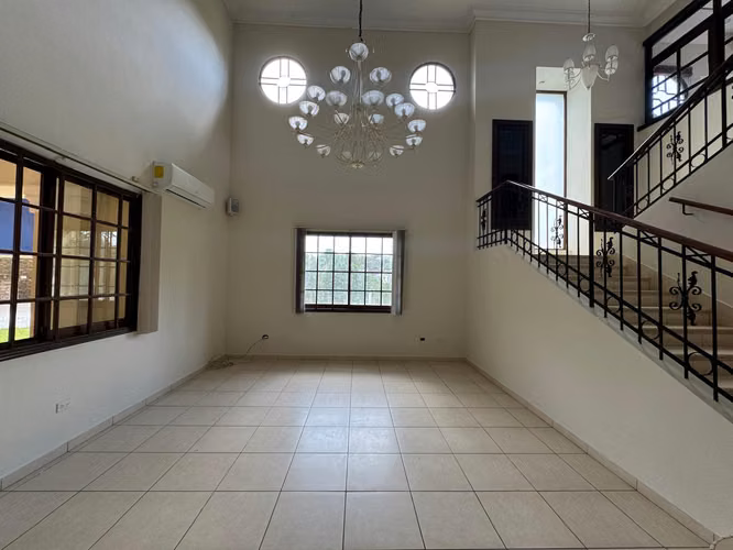 ALQUILER CASA CON PISCINA 4 RECAMARAS CERCA CLAYTON CAMINO DE CRUCES MLD