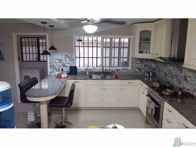 ALQUILER CASA CON PISCINA 4 RECAMARAS CERCA CLAYTON CAMINO DE CRUCES MLD