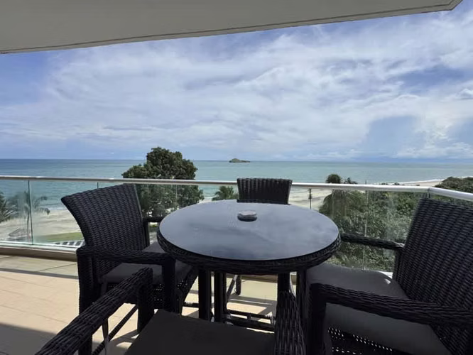 Venta de Apartamento Frente al Mar en Santa Clara con Balcón