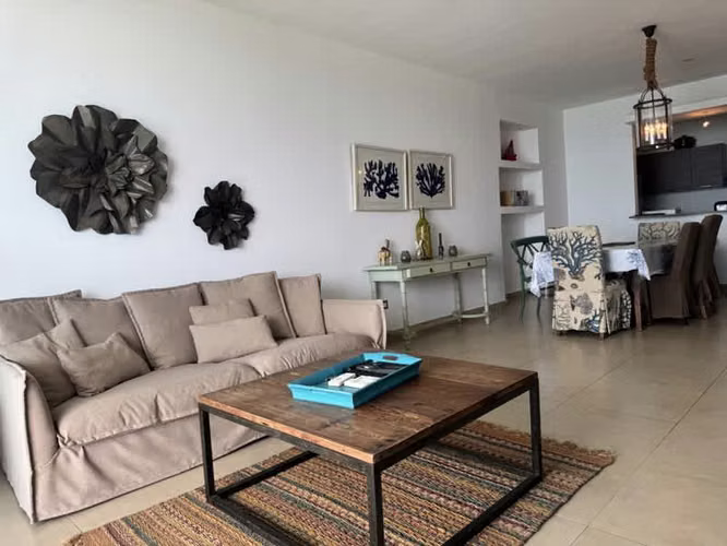 Venta de Apartamento Frente al Mar en Santa Clara con Balcón
