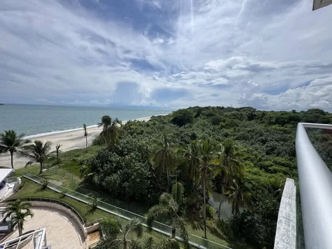 Venta de Apartamento Frente al Mar en Santa Clara con Balcón