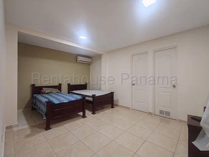 Venta de Casa en Brisas del Golf Mts2: 262 PD