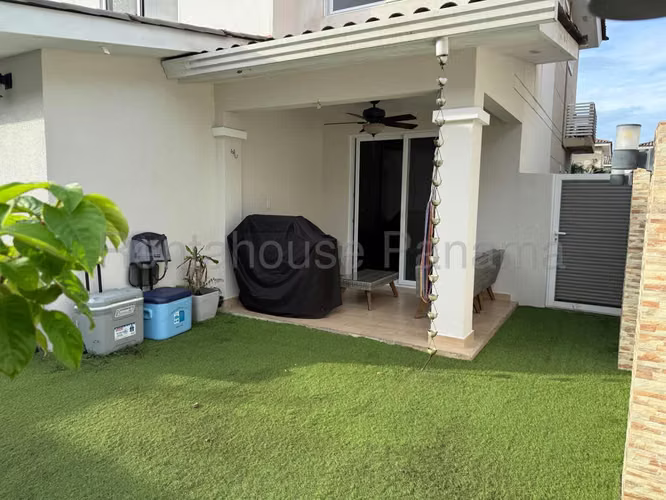 Venta de Casa Exclusiva en PH Bosques del Pacífico, Panamá Pacífico 26-3856GG