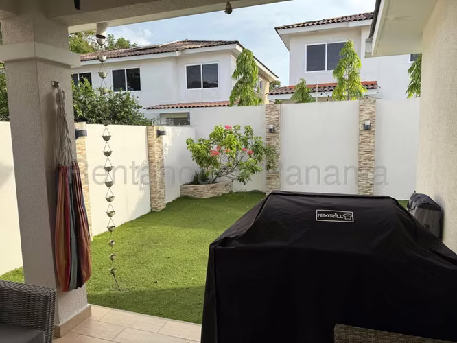 Venta de Casa Exclusiva en PH Bosques del Pacífico, Panamá Pacífico 26-3856GG
