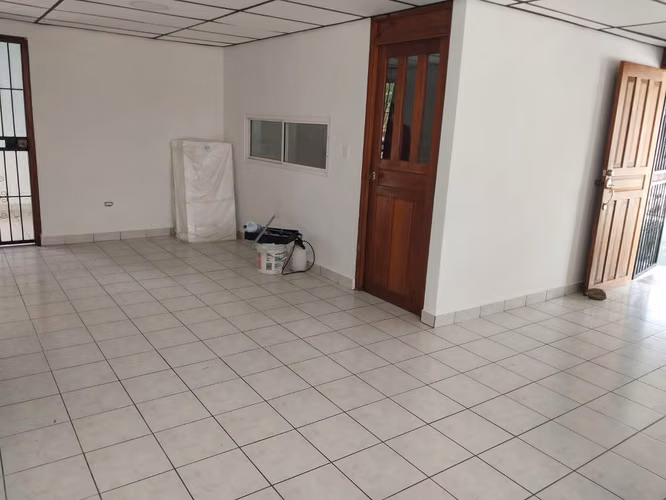 Alquiler de Casa en PH Arboledas de Caceres