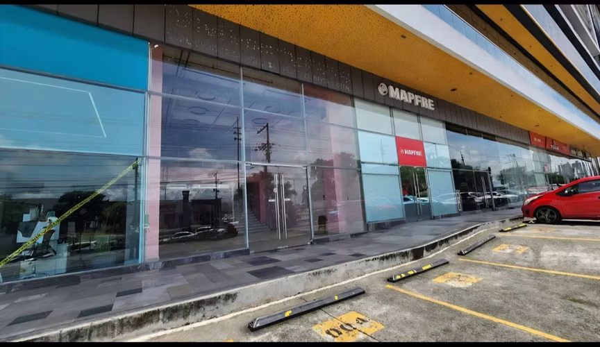 SE ALQUILAN LOCALES SOBRE VIA PRINCIPAL TUMBA MUERTO - Imagen 9