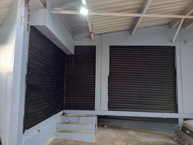 Bodega/Local operativo con acceso vehicular-Pueblo Nuevo