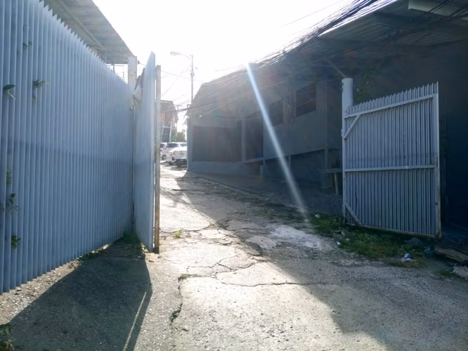 Bodega/Local operativo con acceso vehicular-Pueblo Nuevo