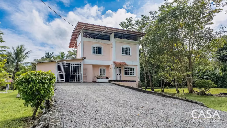 ¡Gran reducción de precio Casa de Playa Remodelada en Puerto Armuelles Chiriqui