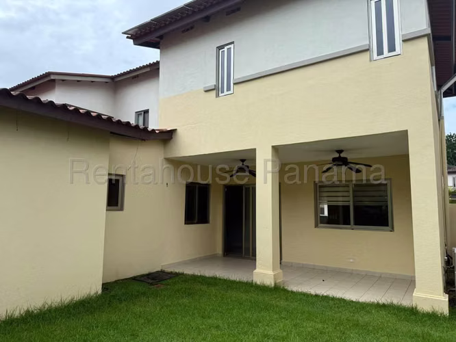 Vendo Hermosa Casa Dúplex en PH Woodlands, Panamá Pacífico 26-3468GG