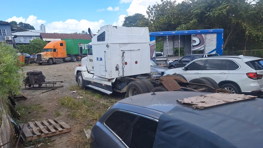 TERRENO EXCELENTE PARA TALLER O GALERAS EN PUEBLO NUEVO