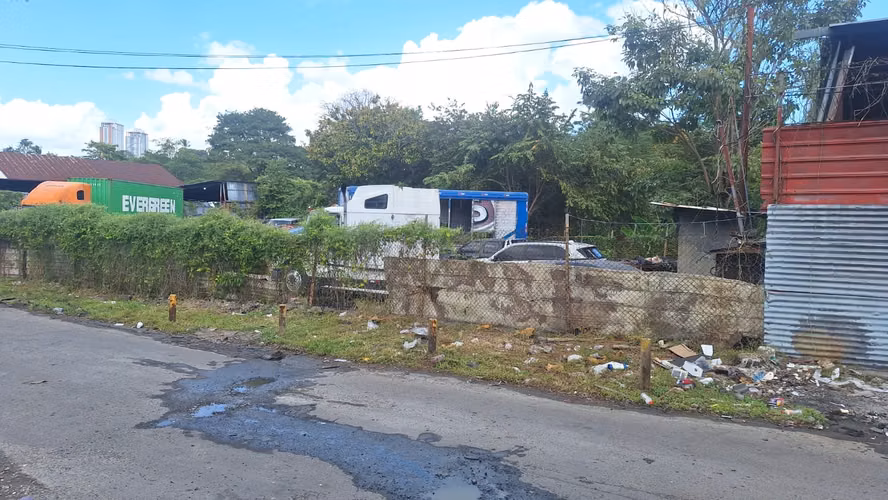 TERRENO EXCELENTE PARA TALLER O GALERAS EN PUEBLO NUEVO