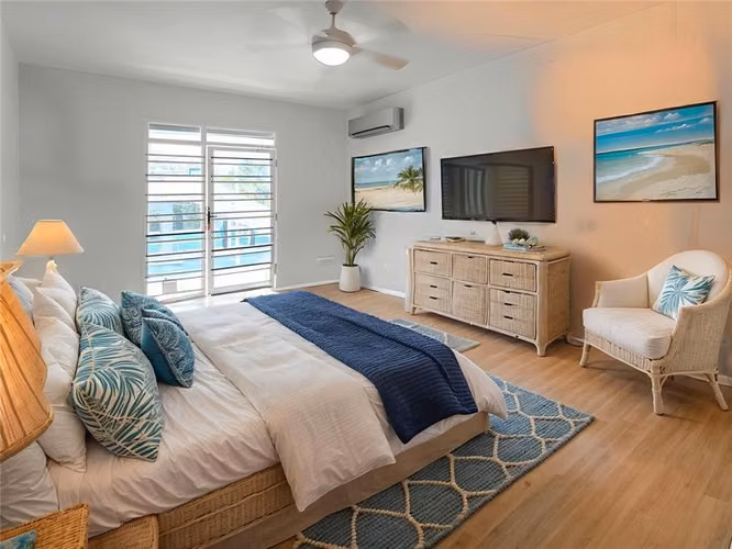 VENTA CASA DE PLAYA EN CORONADO CON PISCINA 8125M2 CV