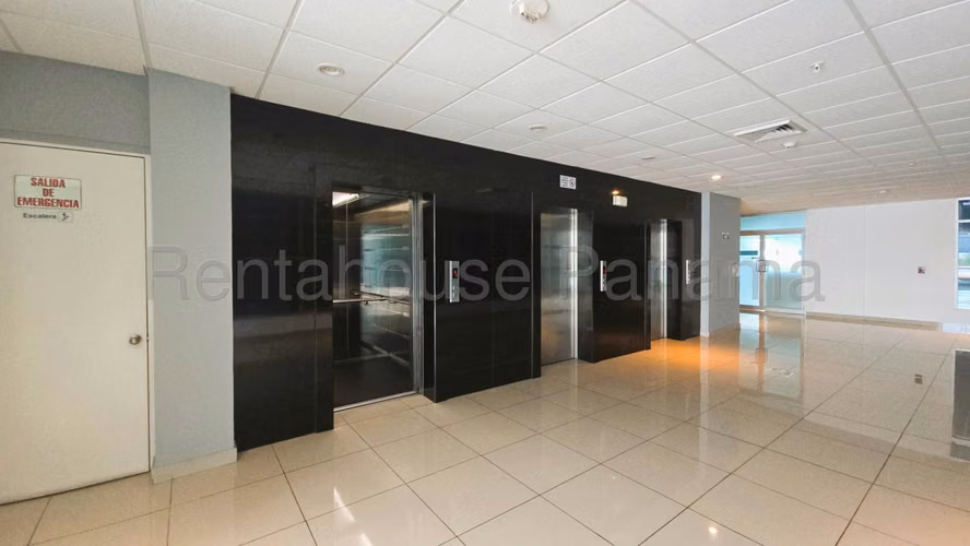 OFICINA EN VENTA EN COSTA DEL ESTE. PLAZA REAL