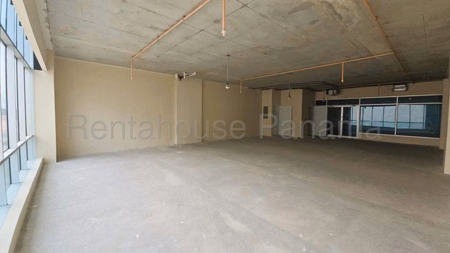 OFICINA EN VENTA EN COSTA DEL ESTE. PLAZA REAL